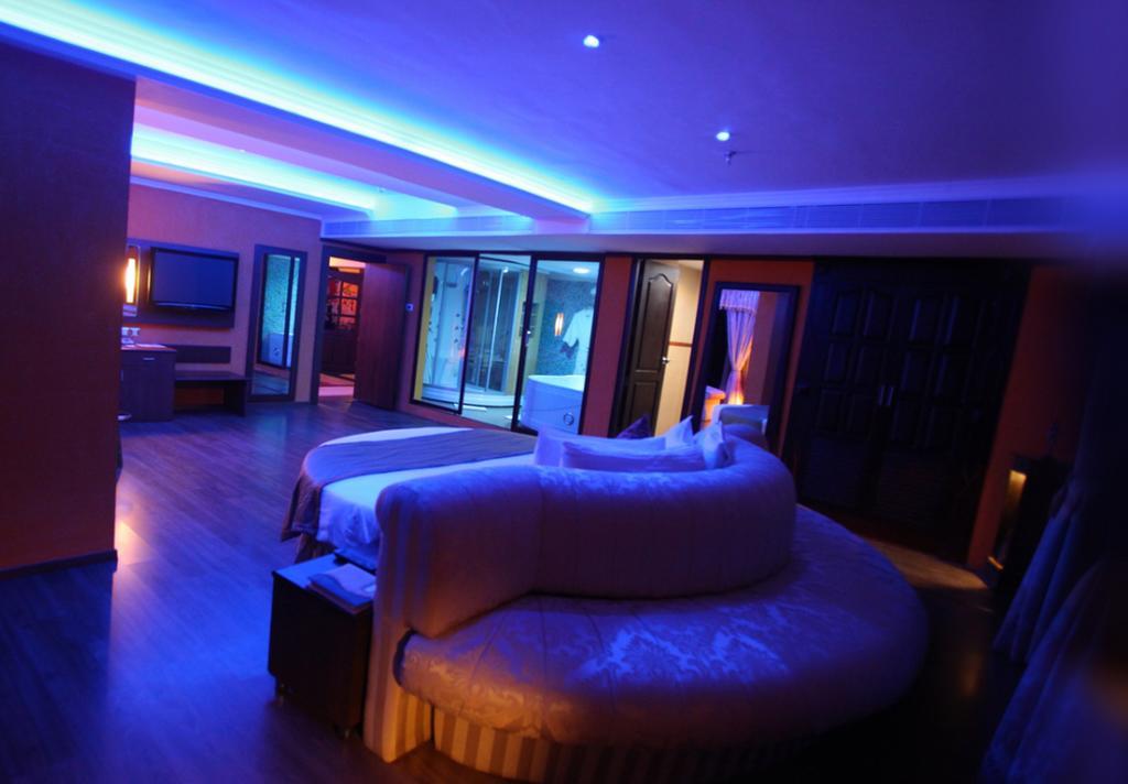 The Quilon Beach Hotel And Convention Center Kollam Zewnętrze zdjęcie