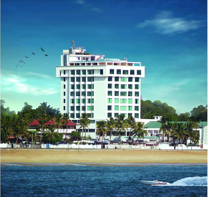 The Quilon Beach Hotel And Convention Center Kollam Zewnętrze zdjęcie