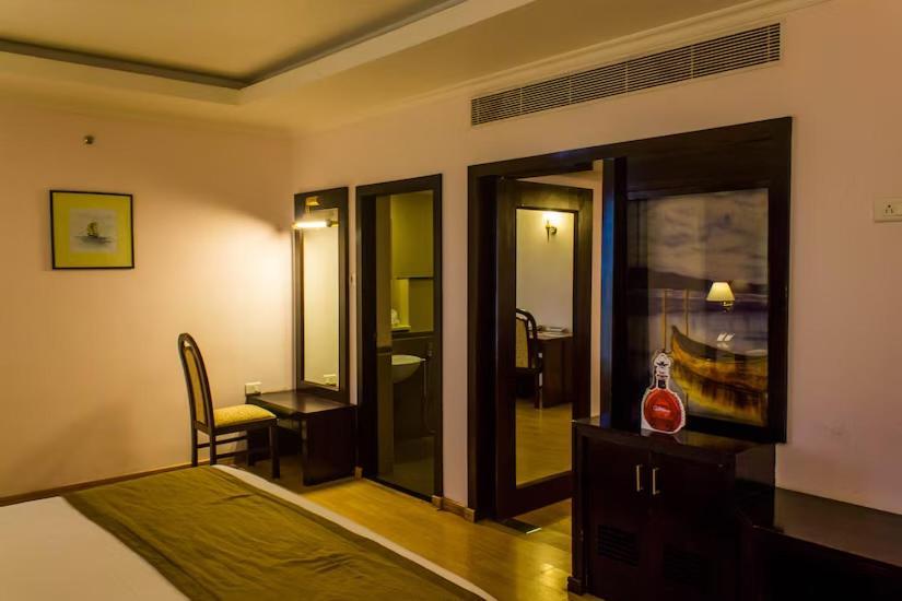 The Quilon Beach Hotel And Convention Center Kollam Zewnętrze zdjęcie