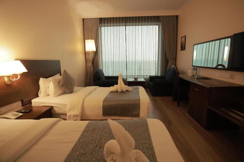 The Quilon Beach Hotel And Convention Center Kollam Zewnętrze zdjęcie