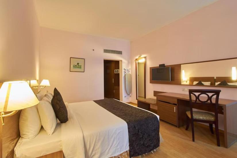 The Quilon Beach Hotel And Convention Center Kollam Zewnętrze zdjęcie