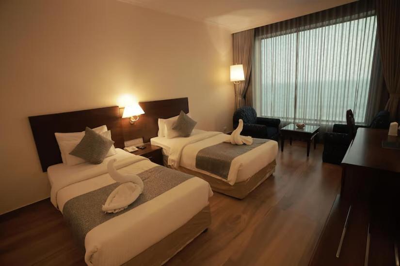 The Quilon Beach Hotel And Convention Center Kollam Zewnętrze zdjęcie