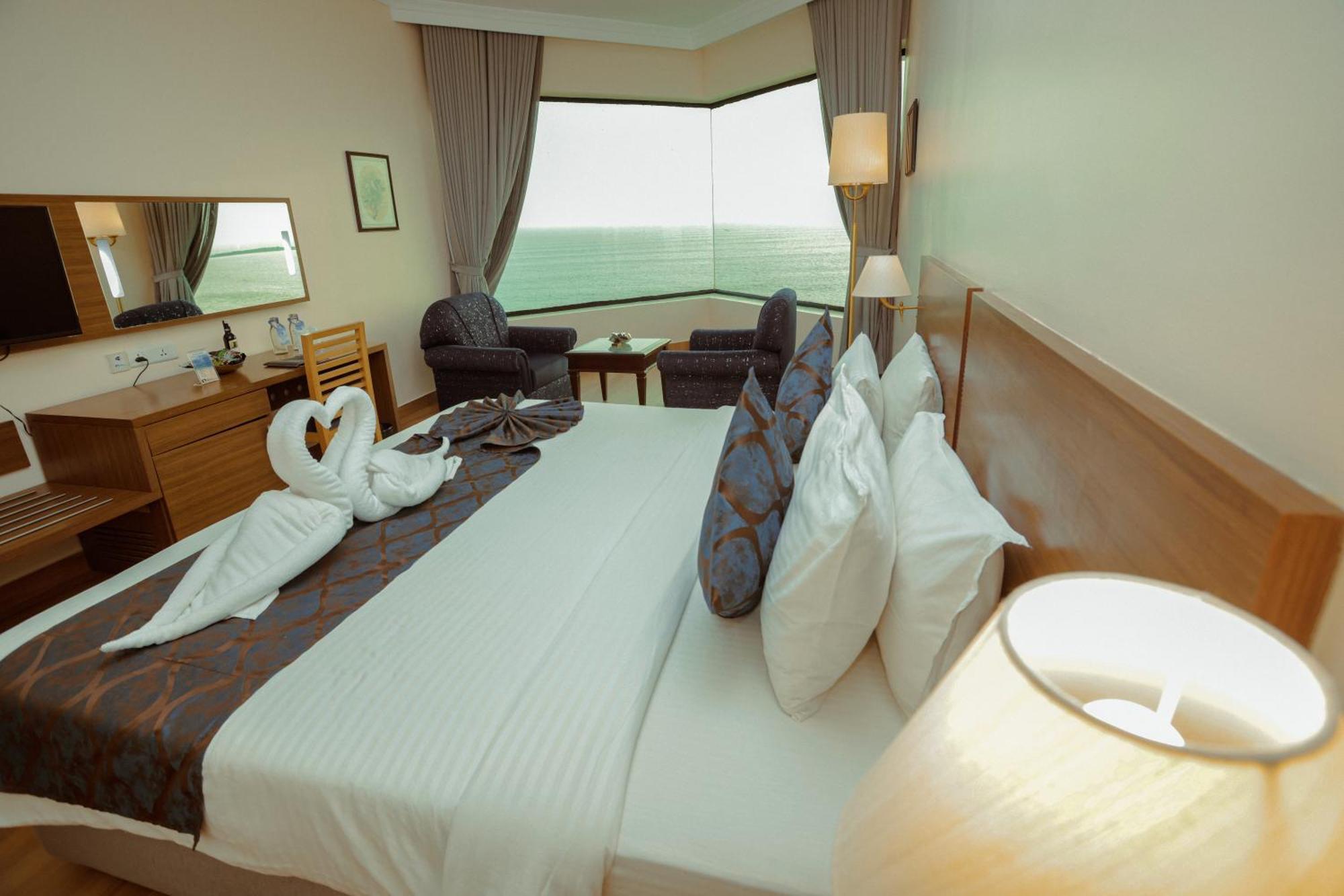 The Quilon Beach Hotel And Convention Center Kollam Zewnętrze zdjęcie