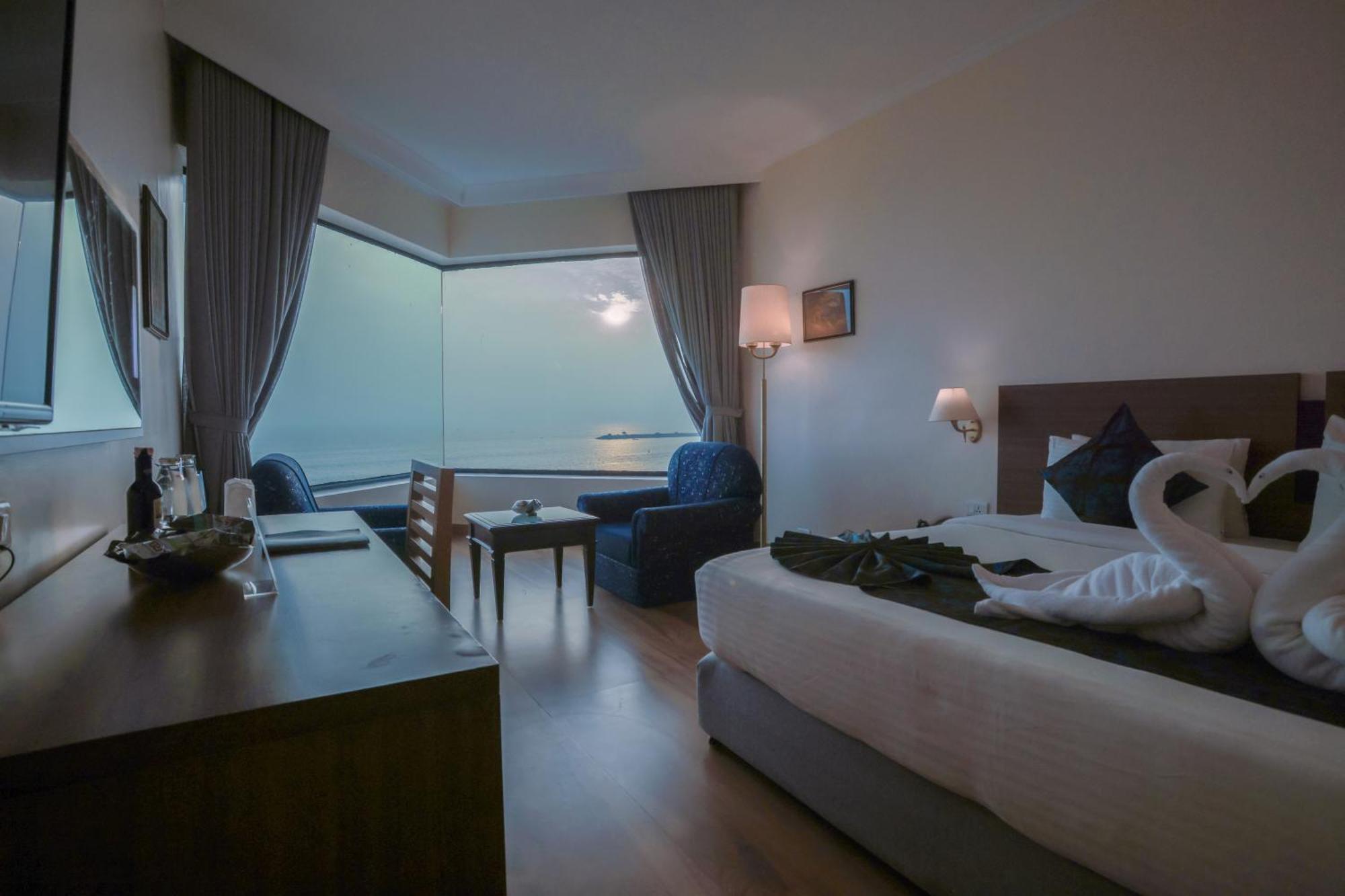The Quilon Beach Hotel And Convention Center Kollam Zewnętrze zdjęcie
