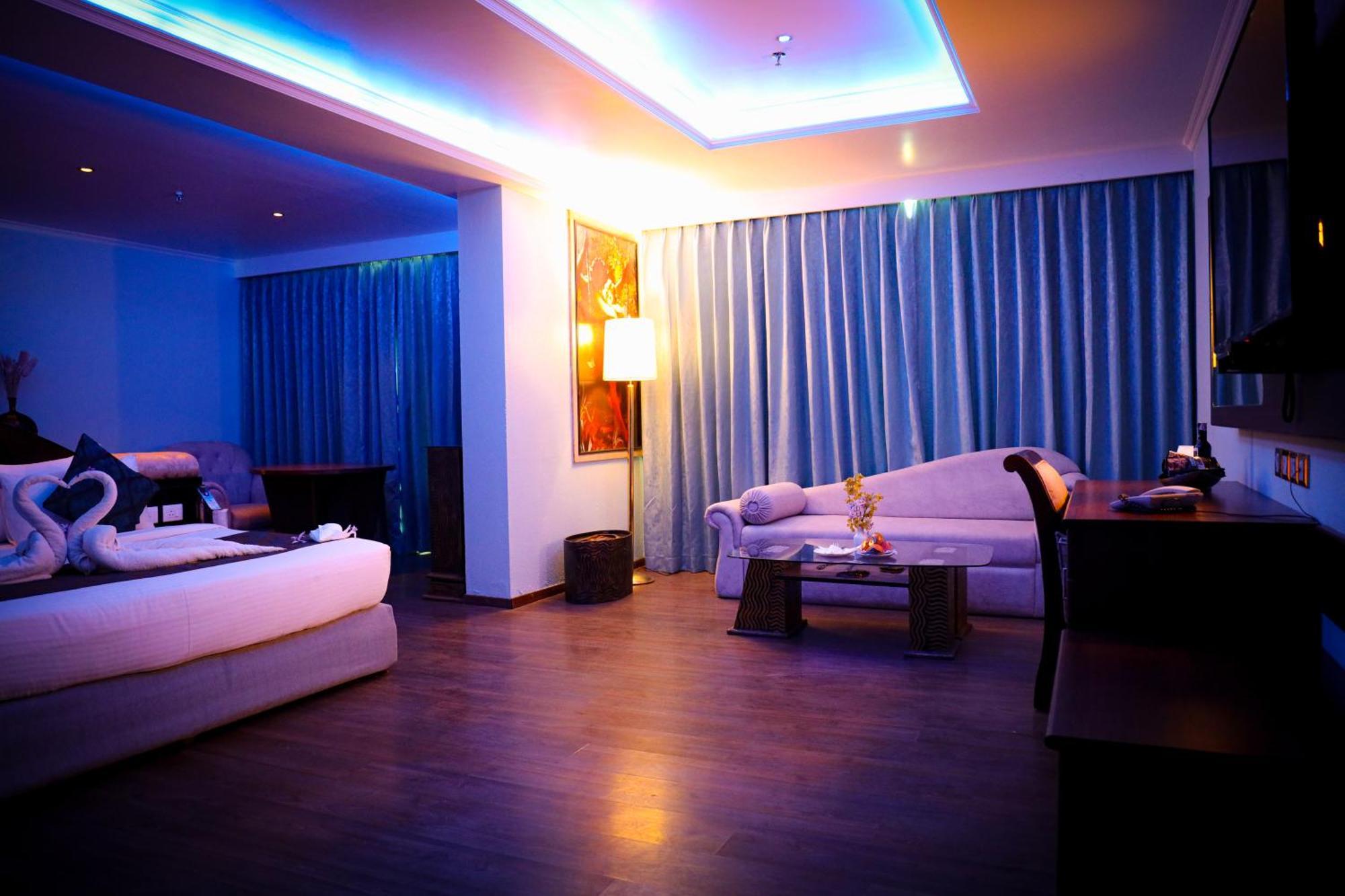 The Quilon Beach Hotel And Convention Center Kollam Zewnętrze zdjęcie