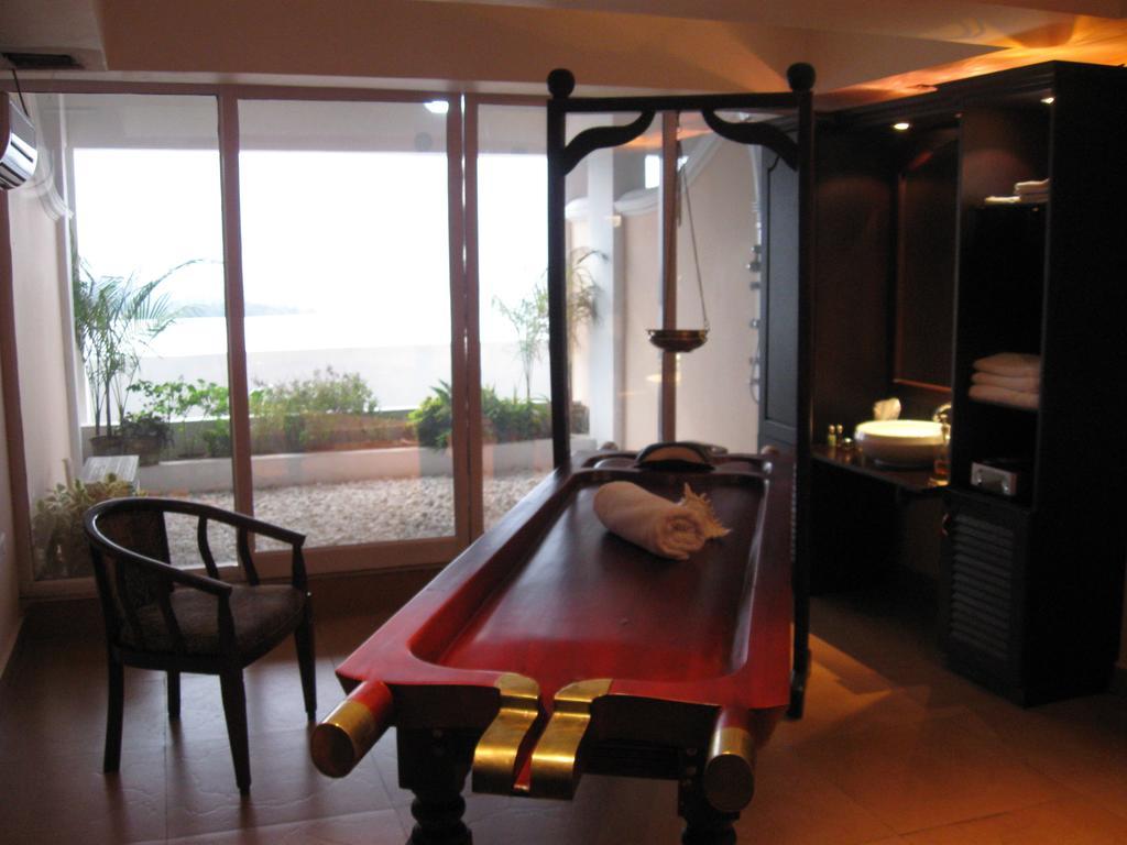 The Quilon Beach Hotel And Convention Center Kollam Zewnętrze zdjęcie