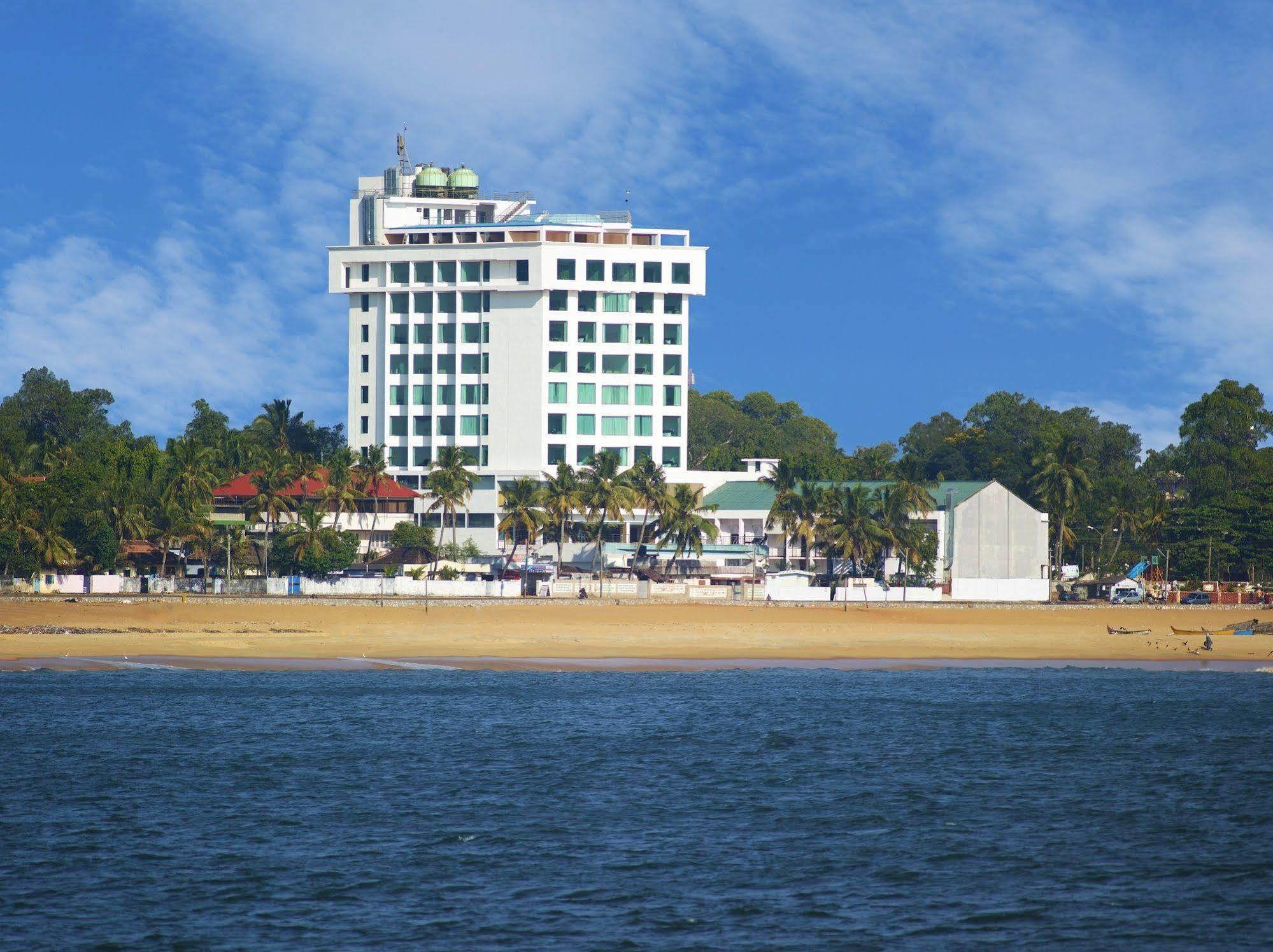 The Quilon Beach Hotel And Convention Center Kollam Zewnętrze zdjęcie
